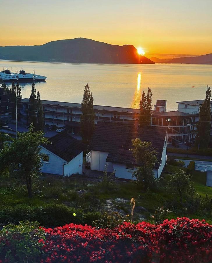 Smaken Av Ryfylke Event As Overnatting, Bygningen Drives Ikke Som Hotell Hjelmeland Zewnętrze zdjęcie